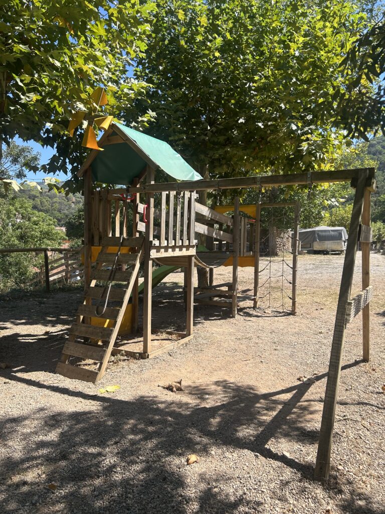 zona infantil juegos niños camping lavenco