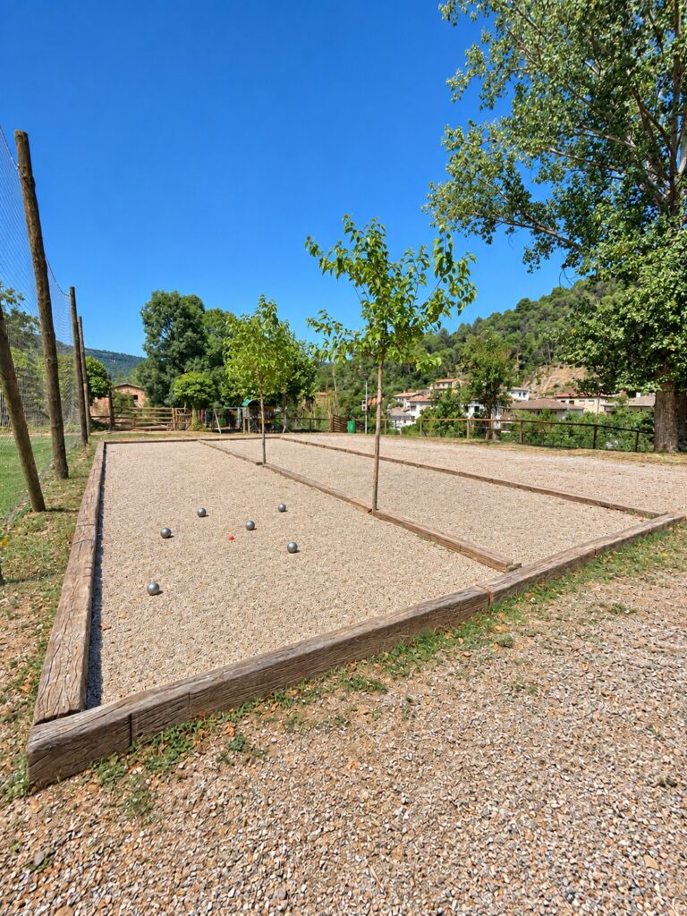 Activitats zona deportiva camping lavenco campo petanca