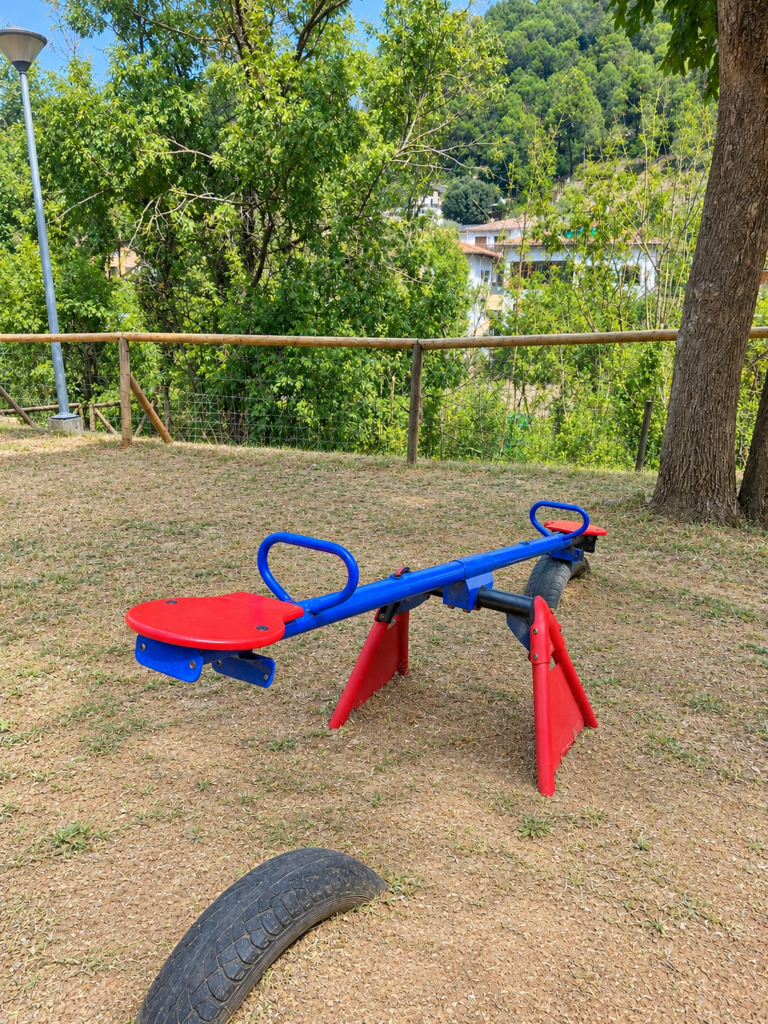Activitats zona infantil juegos niños camping lavenco.