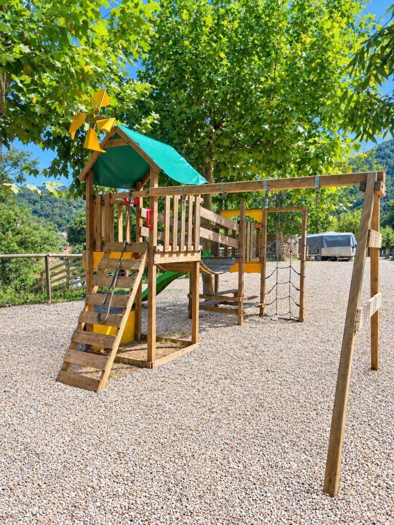 Activitats zona entretenimiento camping lavenco juegos para niños